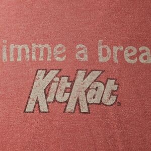 4 x $15   Kit Kat Nestle Vintage Red Short Sleeve Tee 60/40 Cotton Blend